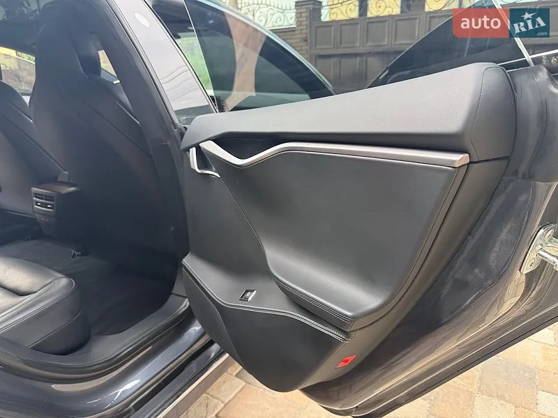 Tesla Model S 2018 VIN 5YJSA1E20JF297702 фото оголошення 57 з 115
