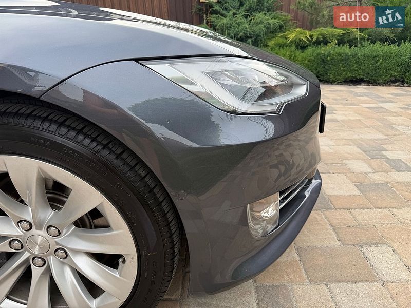 Ліфтбек Tesla Model S 2018 в Києві