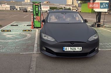 Лифтбек Tesla Model S 2015 в Киеве