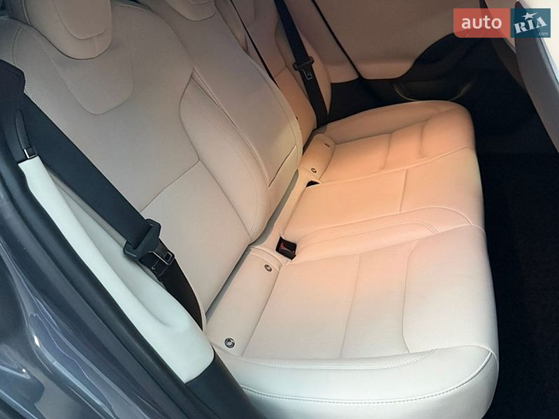 Лифтбек Tesla Model S 2021 в Одессе