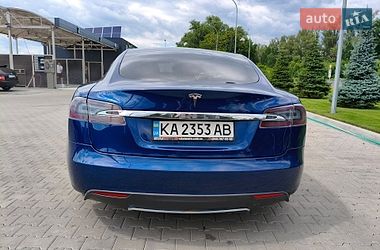 Лифтбек Tesla Model S 2015 в Киеве