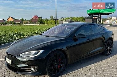 Лифтбек Tesla Model S 2018 в Киеве