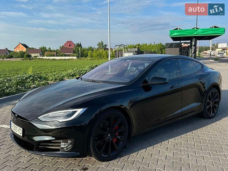Ліфтбек Tesla Model S 2018 в Києві