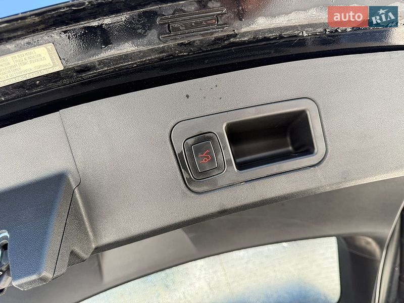 Ліфтбек Tesla Model S 2018 в Києві