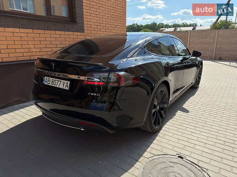 Лифтбек Tesla Model S 2014 в Виннице