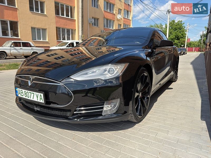 Лифтбек Tesla Model S 2014 в Виннице