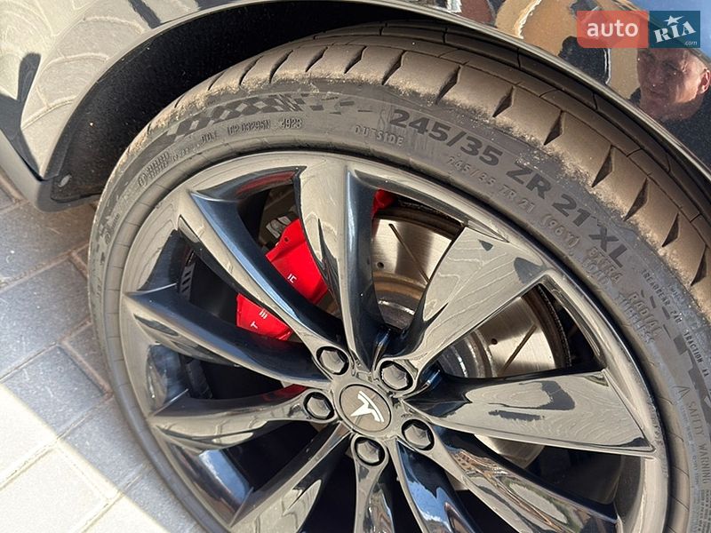 Лифтбек Tesla Model S 2014 в Виннице
