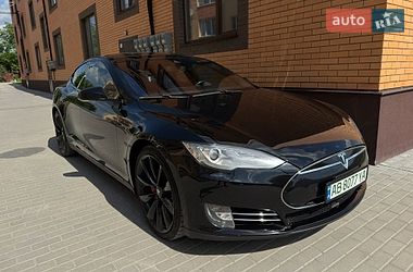 Лифтбек Tesla Model S 2014 в Виннице