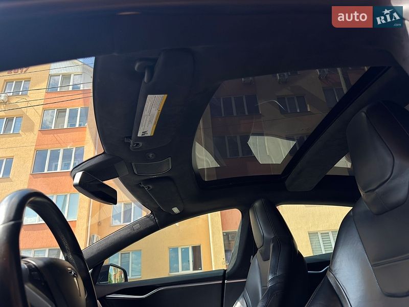 Лифтбек Tesla Model S 2014 в Виннице