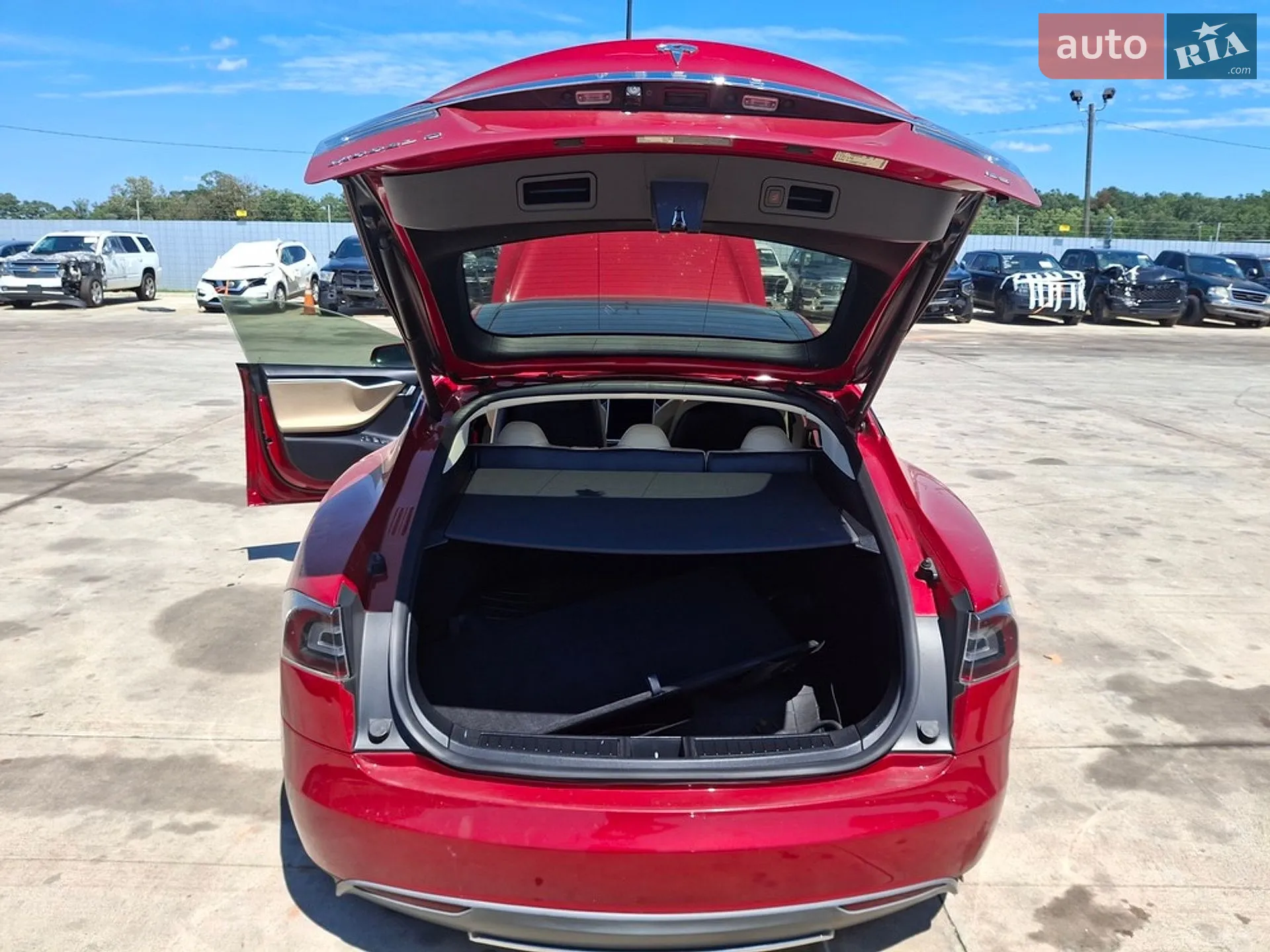 2014 Tesla Model S - мініатюра 2