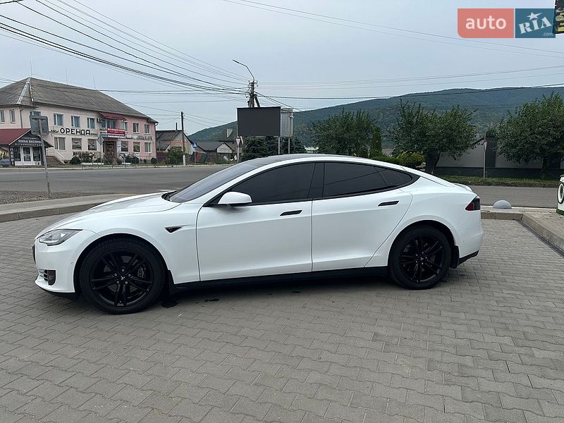 Ліфтбек Tesla Model S 2014 в Виноградові