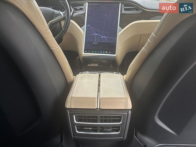 Ліфтбек Tesla Model S 2014 в Виноградові