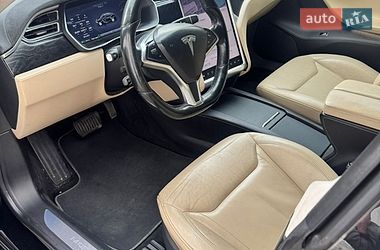 Лифтбек Tesla Model S 2016 в Львове