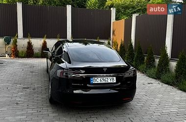 Лифтбек Tesla Model S 2016 в Львове