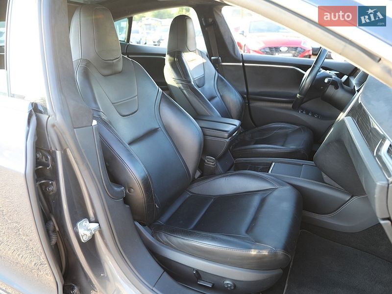 Лифтбек Tesla Model S 2015 в Харькове
