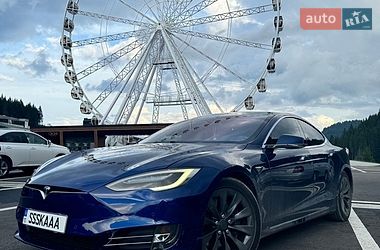 Лифтбек Tesla Model S 2016 в Киеве