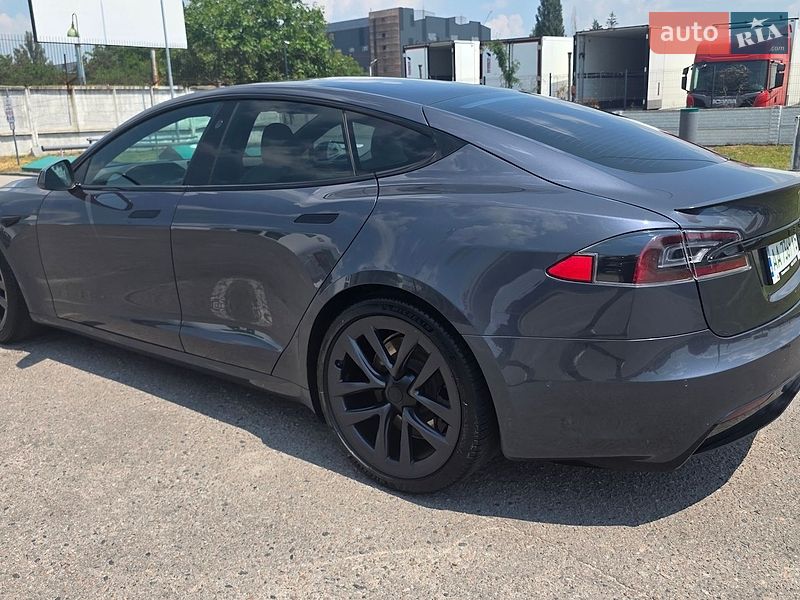 Лифтбек Tesla Model S 2021 в Киеве