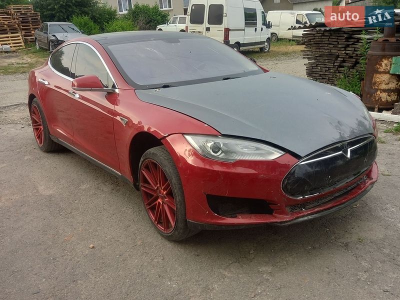 Лифтбек Tesla Model S 2013 в Перемышлянах фото 13 Лифтбек Tesla Model S 2013 в Перемышлянах