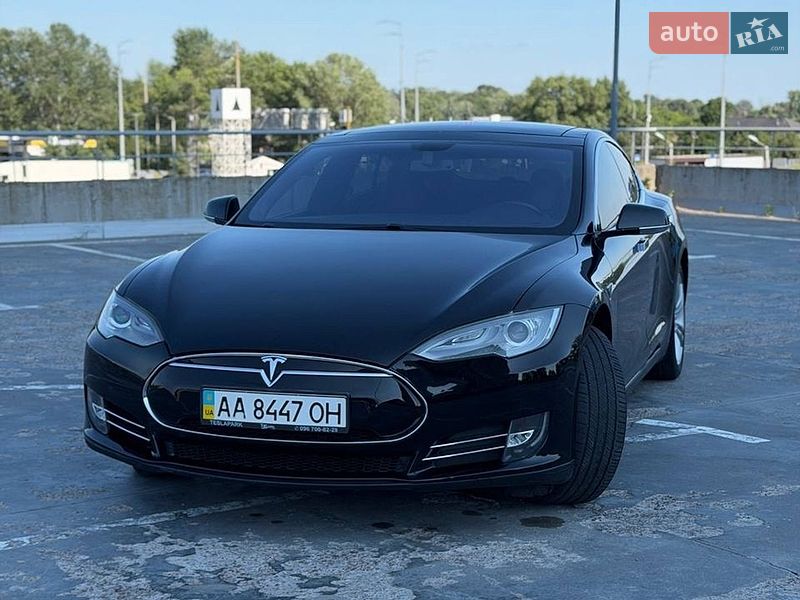 Лифтбек Tesla Model S 2013 в Киеве