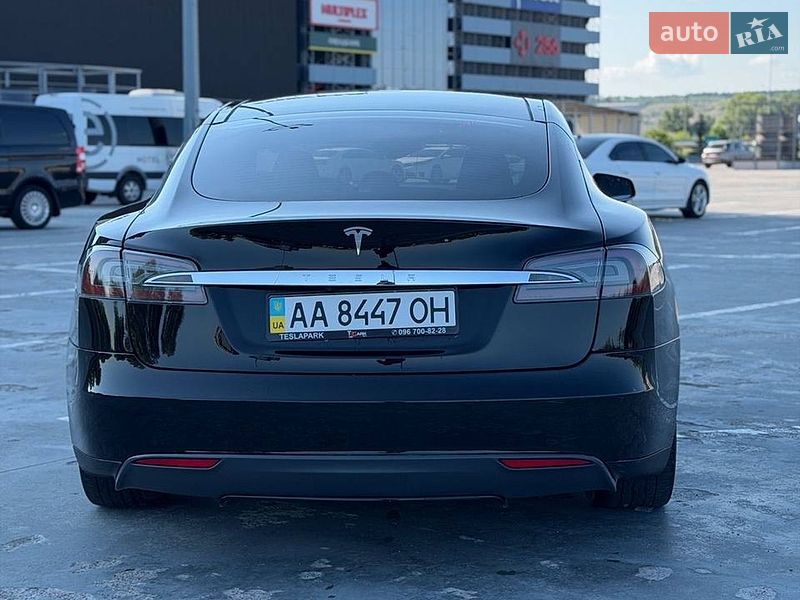 Лифтбек Tesla Model S 2013 в Киеве