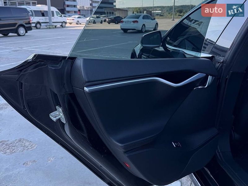 Лифтбек Tesla Model S 2013 в Киеве