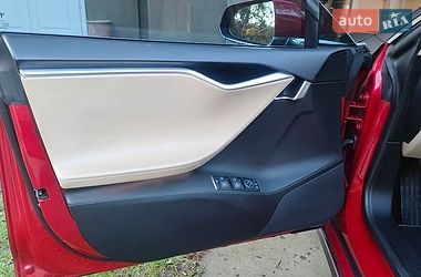 Лифтбек Tesla Model S 2013 в Бучаче