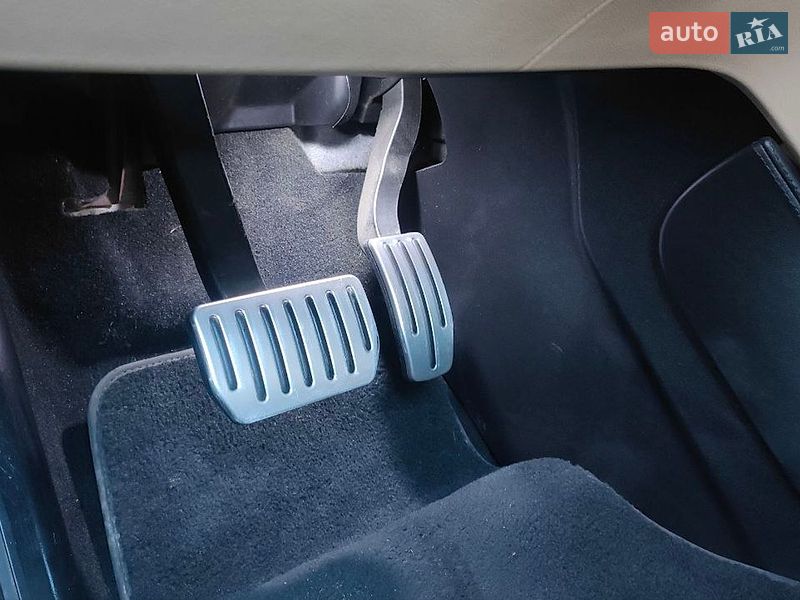 Лифтбек Tesla Model S 2013 в Бучаче