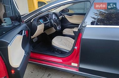 Лифтбек Tesla Model S 2013 в Бучаче
