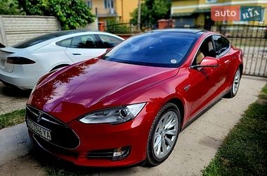 Лифтбек Tesla Model S 2013 в Бучаче