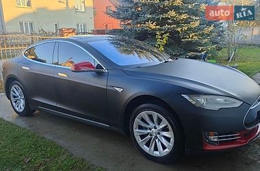 Лифтбек Tesla Model S 2013 в Бучаче