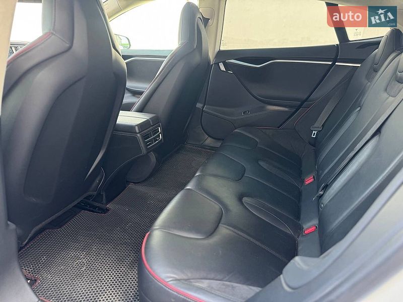 Ліфтбек Tesla Model S 2014 в Вінниці