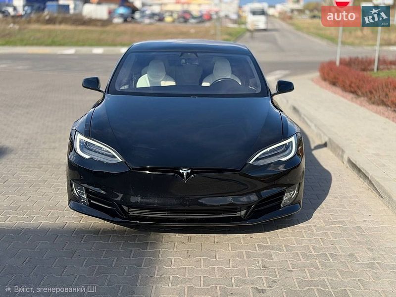 Лифтбек Tesla Model S 2019 в Тячеве