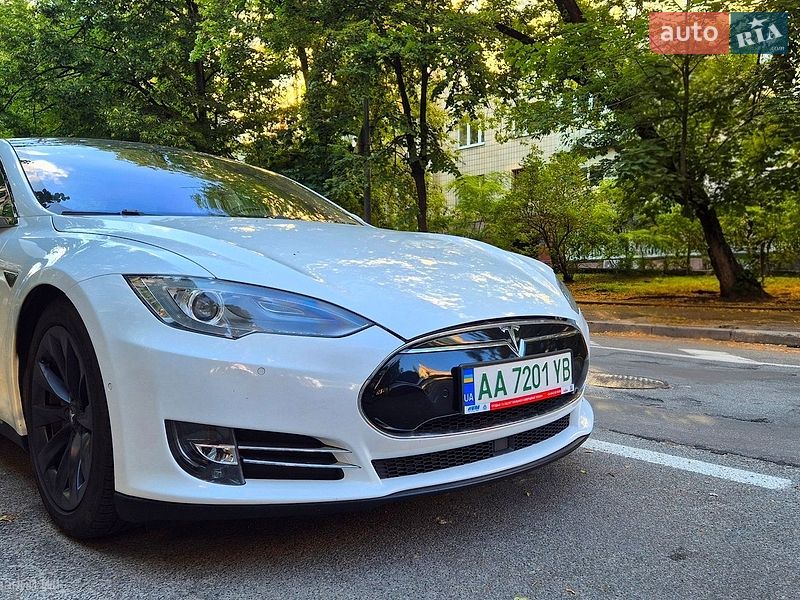 Tesla Model S 2015 Tesla Model S 2015