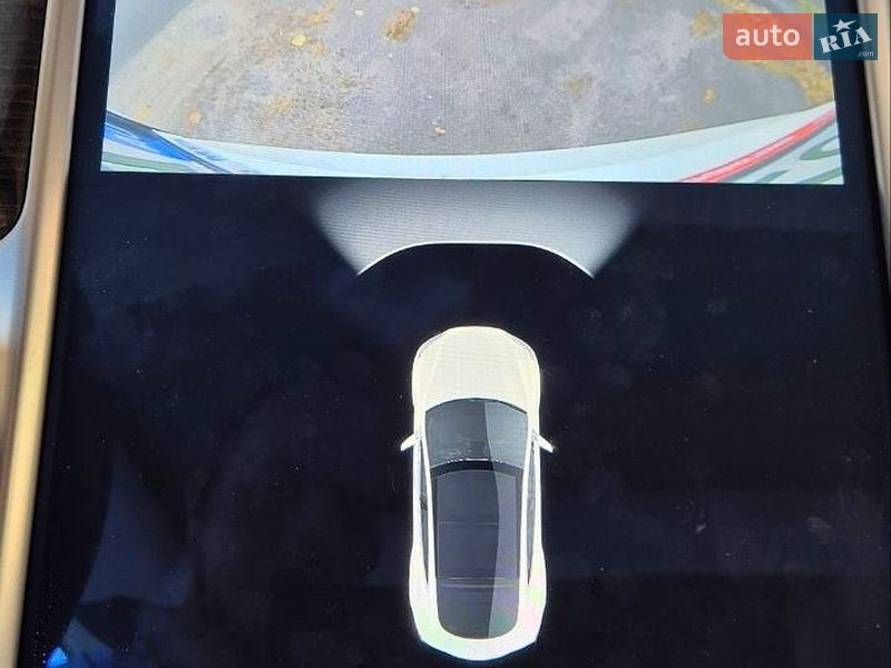 Лифтбек Tesla Model S 2015 в Киеве