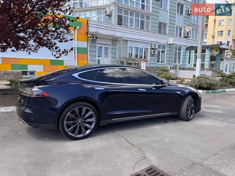 Лифтбек Tesla Model S 2013 в Одессе