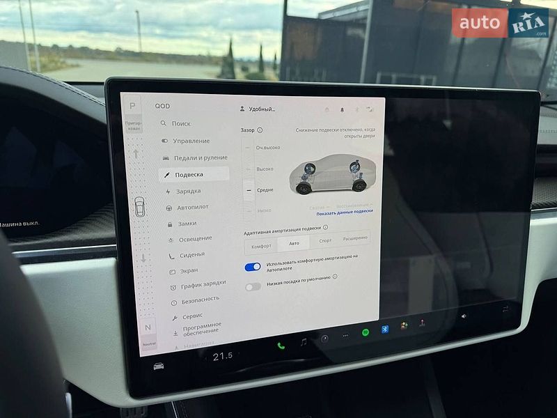 Лифтбек Tesla Model S 2022 в Брошневе-Осаде