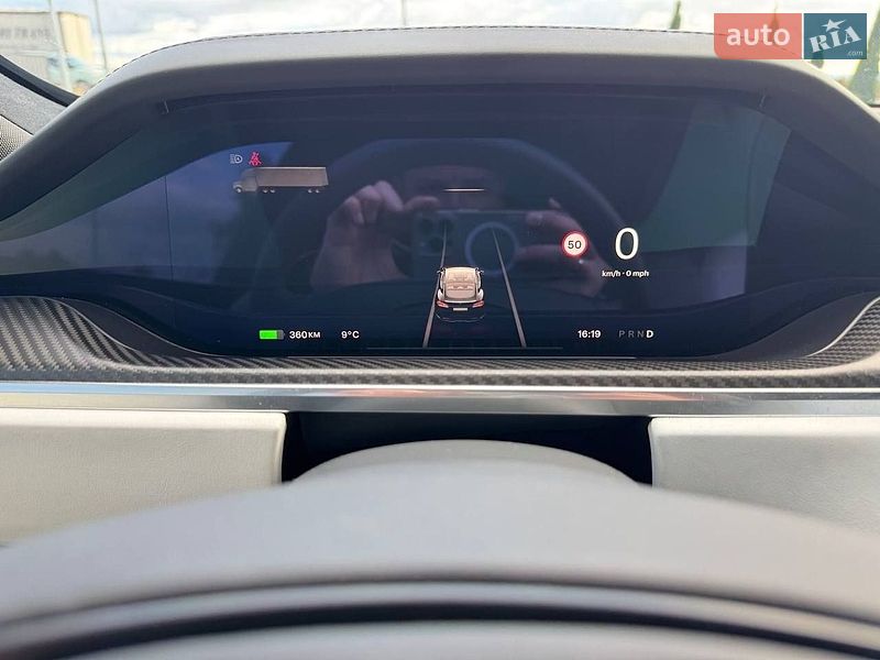 Лифтбек Tesla Model S 2022 в Брошневе-Осаде