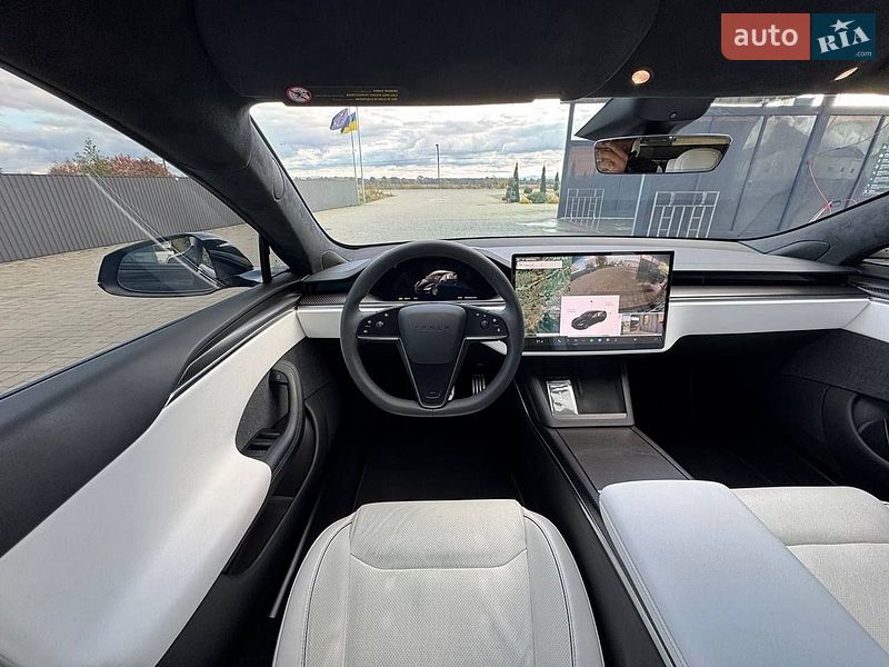 Лифтбек Tesla Model S 2022 в Брошневе-Осаде