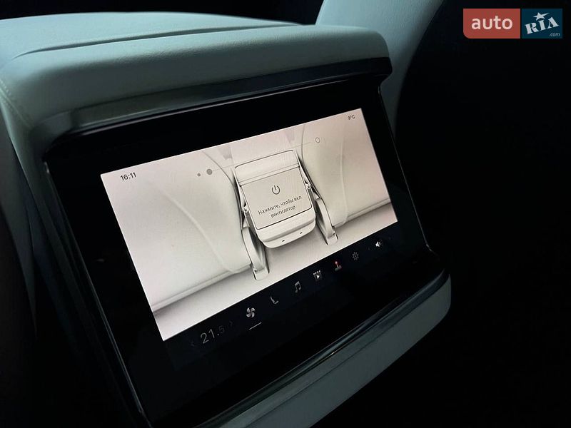 Лифтбек Tesla Model S 2022 в Брошневе-Осаде