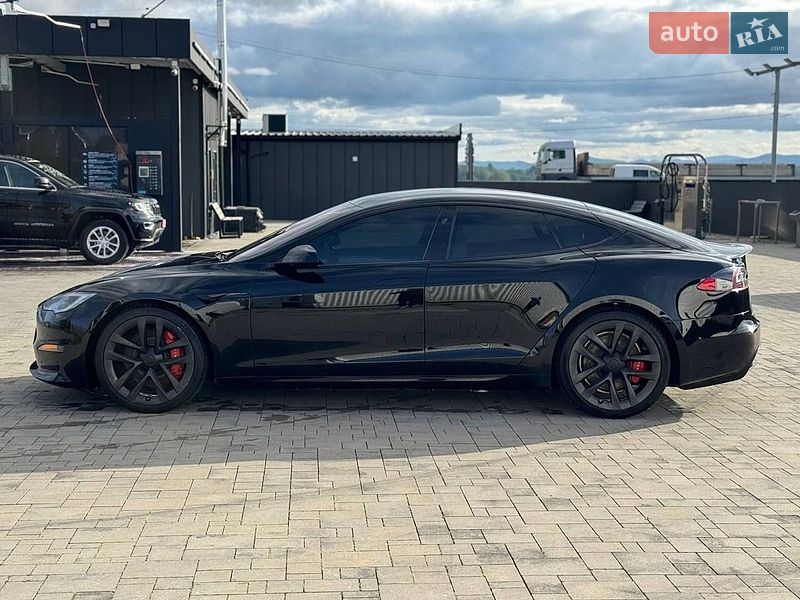 Лифтбек Tesla Model S 2022 в Брошневе-Осаде
