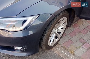 Ліфтбек Tesla Model S 2017 в Одесі