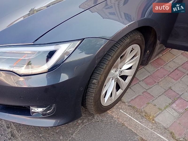 Ліфтбек Tesla Model S 2017 в Одесі