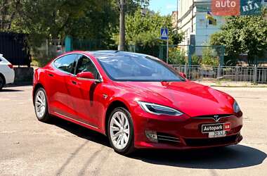 Лифтбек Tesla Model S 2017 в Киеве