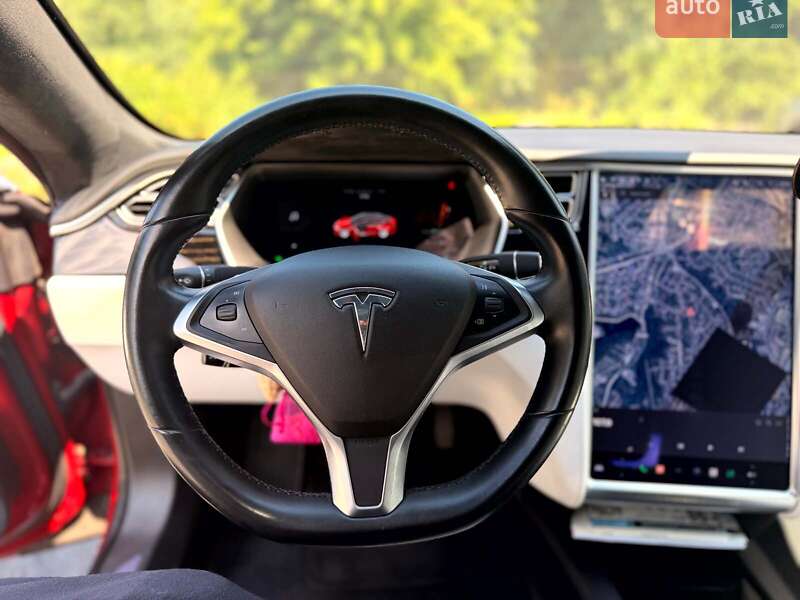 Лифтбек Tesla Model S 2017 в Киеве