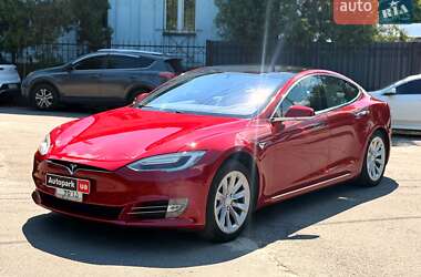 Лифтбек Tesla Model S 2017 в Киеве