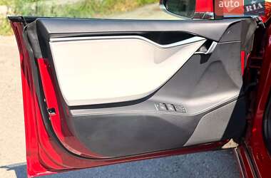 Лифтбек Tesla Model S 2017 в Киеве