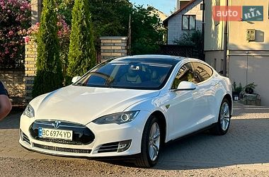 Лифтбек Tesla Model S 2013 в Львове