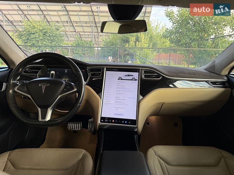Лифтбек Tesla Model S 2015 в Житомире