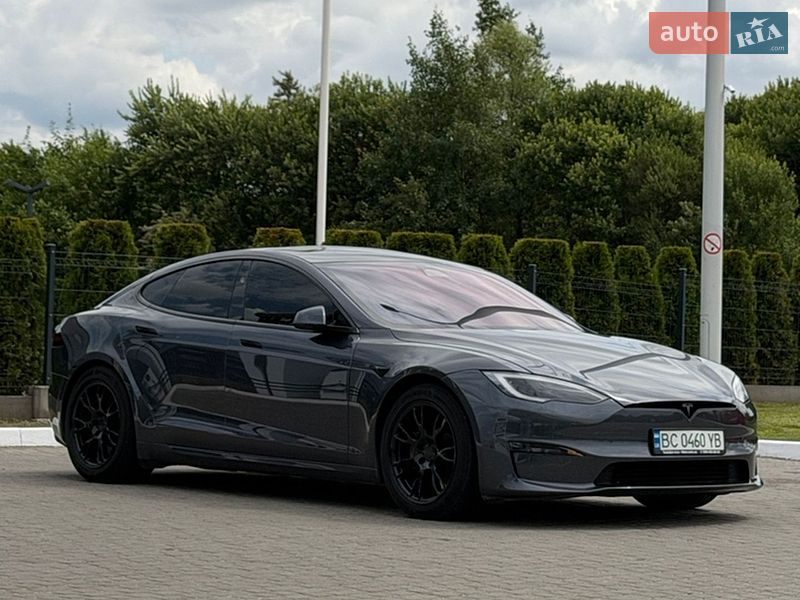 Лифтбек Tesla Model S 2023 в Львове