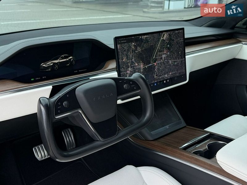 Лифтбек Tesla Model S 2023 в Львове